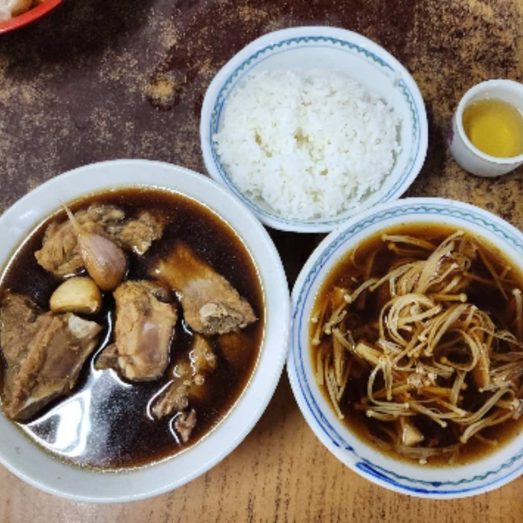 新山肉骨茶必吃清单出炉！2025年这5家传奇店铺，吃过的都狂点赞！
